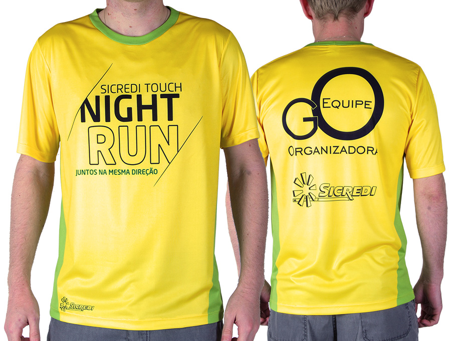 Camiseta para organização do evento Sicredi Night Run, fabricada em dry-fit.